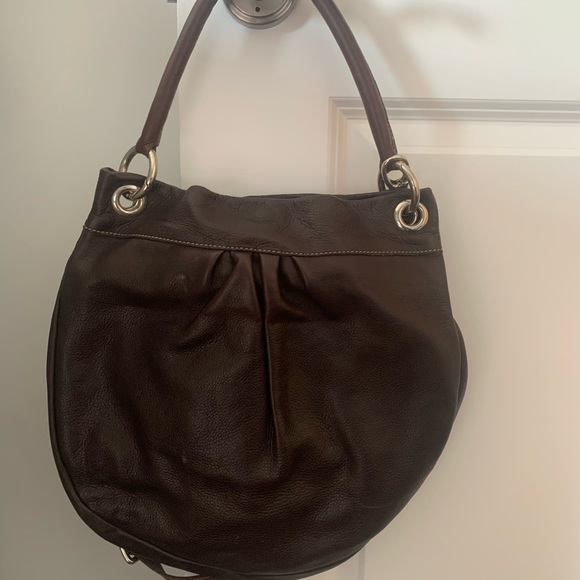 Brown leather Roots bag - Picture 2 of 4
